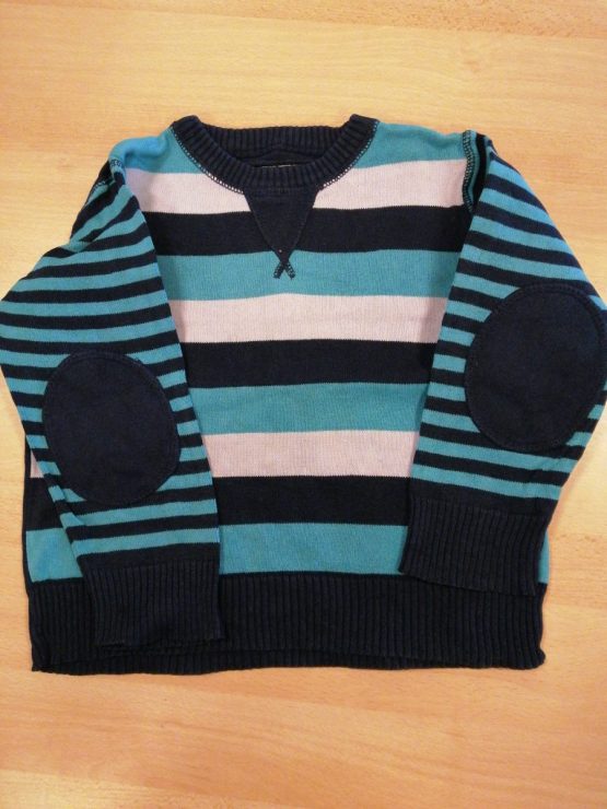 pull bleu clair noir et blanc
