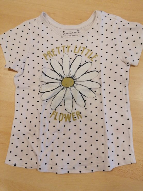 t - shirt blanc taille 4 et 5 ans