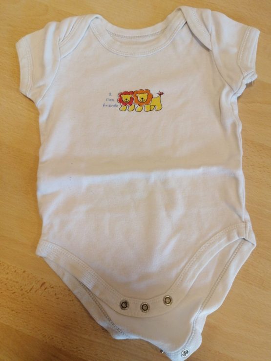 Un Body blanc Taille 3-6 mois