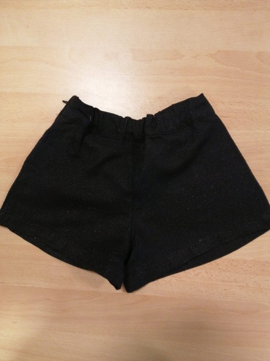 Short noir